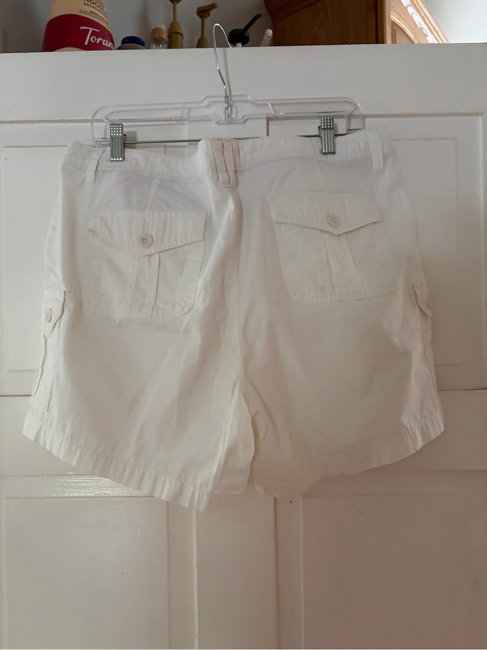 Natural Reflections Women’s Cream Cargo Shorts - Picture 3 of 3